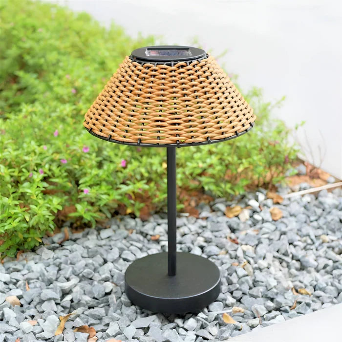 Solcelledrevet vævet bordlampe
