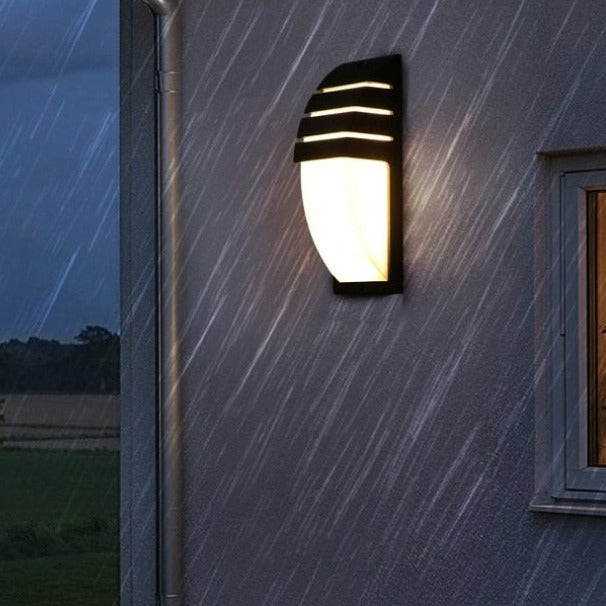 LumeArc Moderne Udendørs Væglampe – Stilrent Design med Elegant Bue