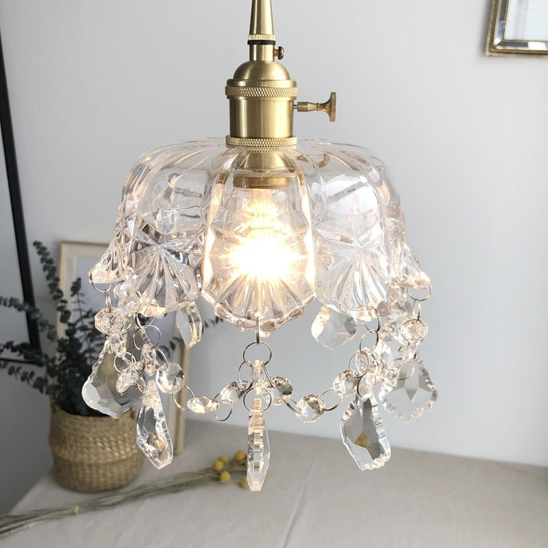 LumiGlace – Elegant Pendel med Klart Krystalglasdesign til Sofistikeret Interiør