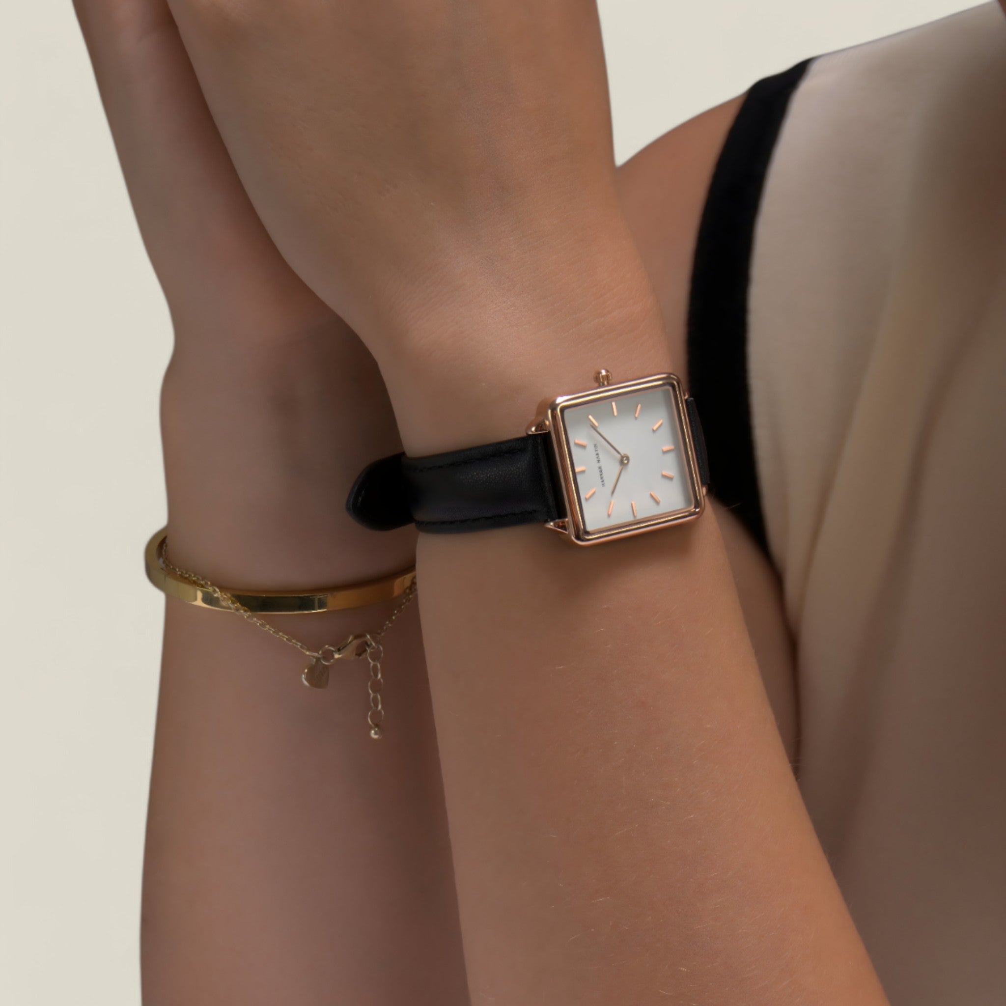 Isabella Rose Gold Square Watch – Elegant design med tidløs tiltrækning