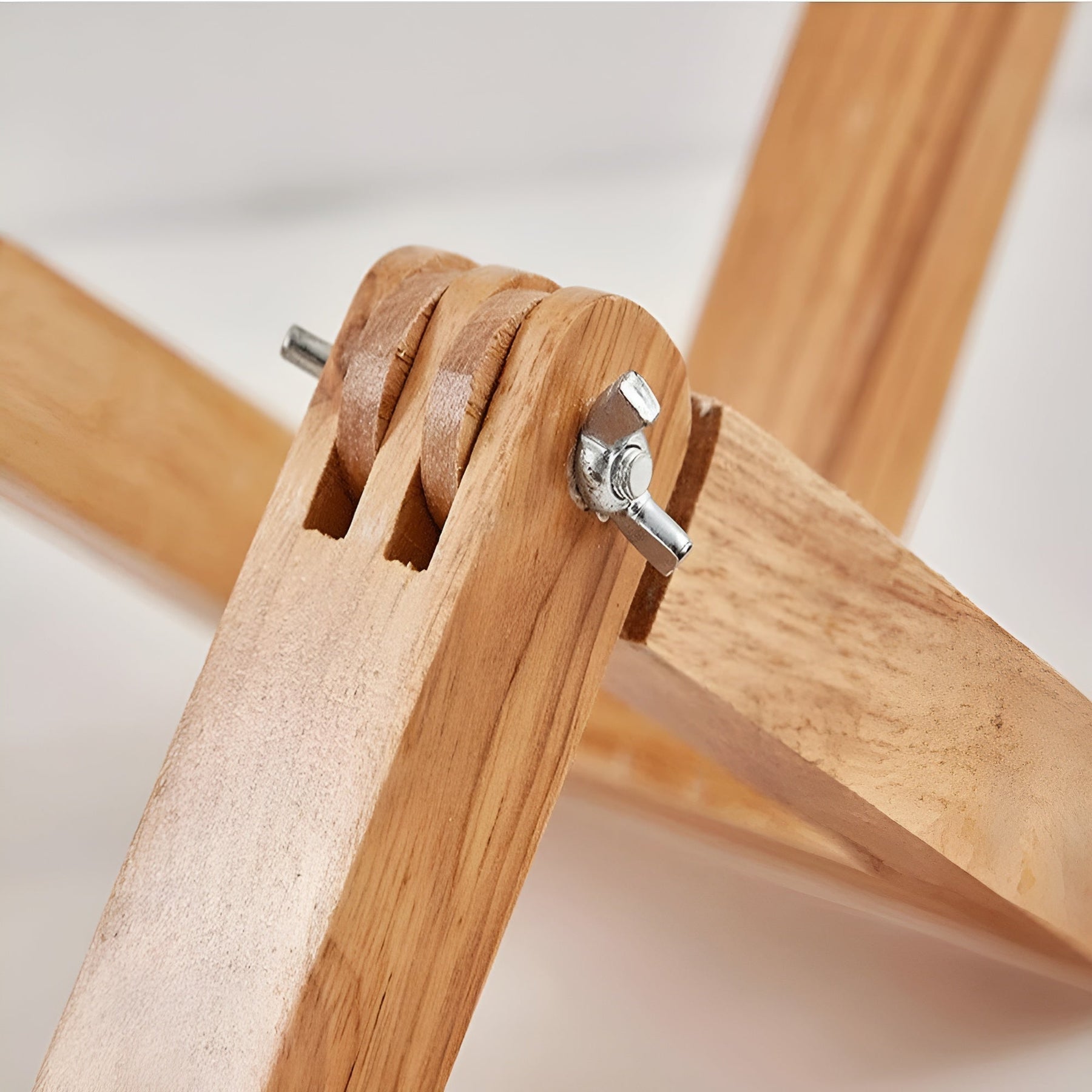 Orion – Robotiserbar Skrivebordslampe med Justerbar Belysning og Praktisk Bogholder