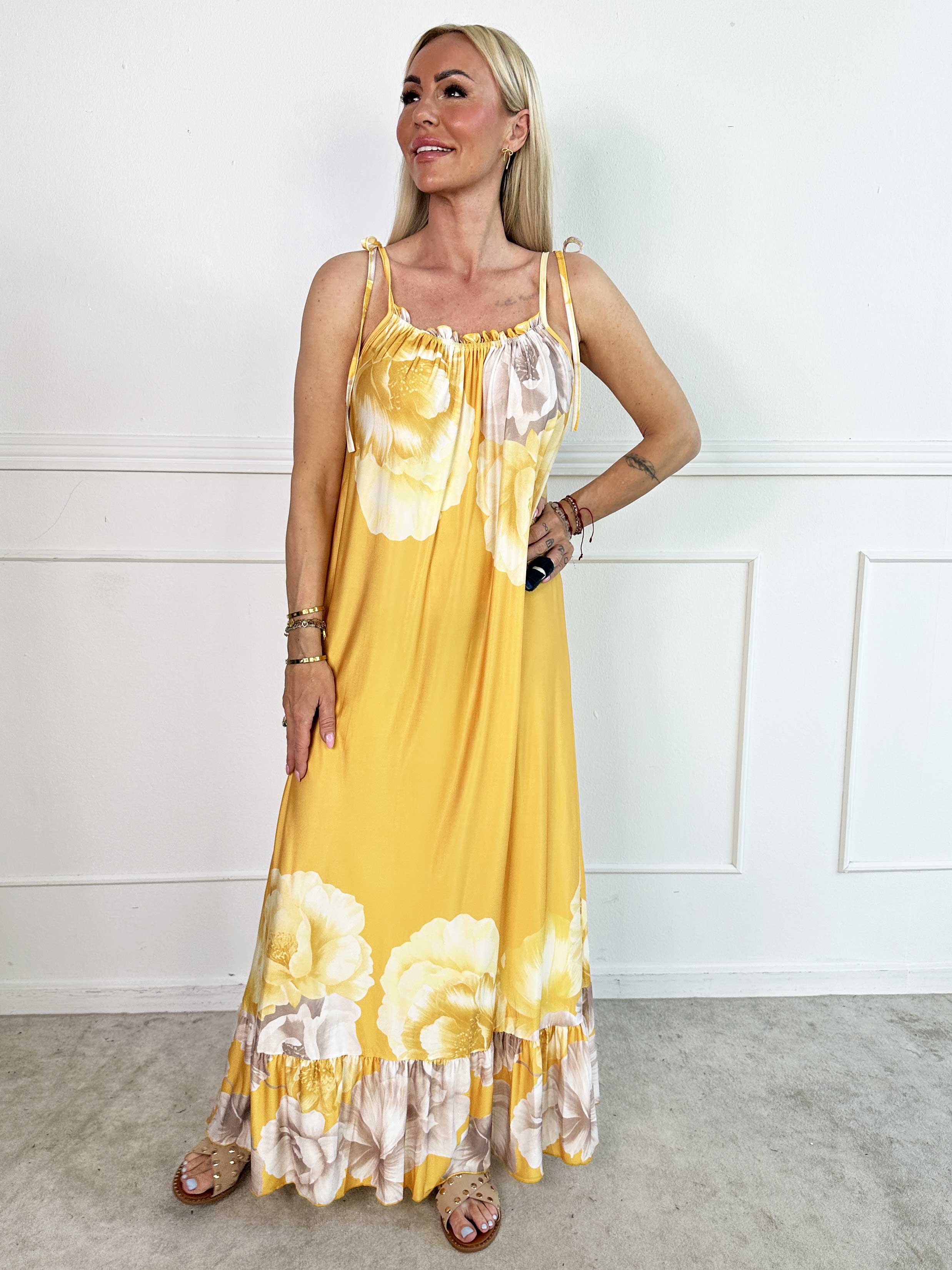 Alba – Let Sommerkjole med Elastiske Stropper og Blomsterprint