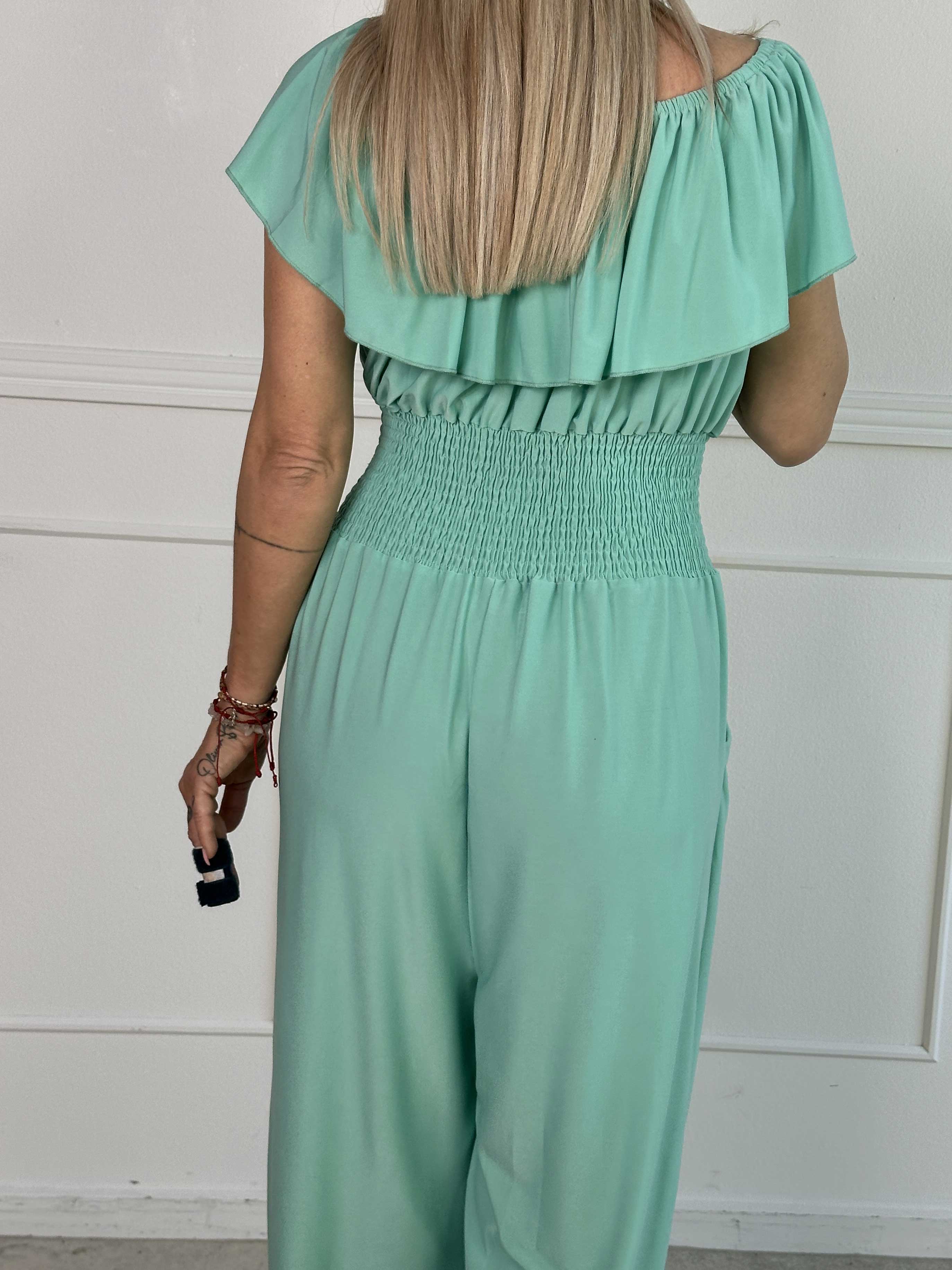 Amara Frill Jumpsuit – Elegant Enkelhed med Et Feminint Twist