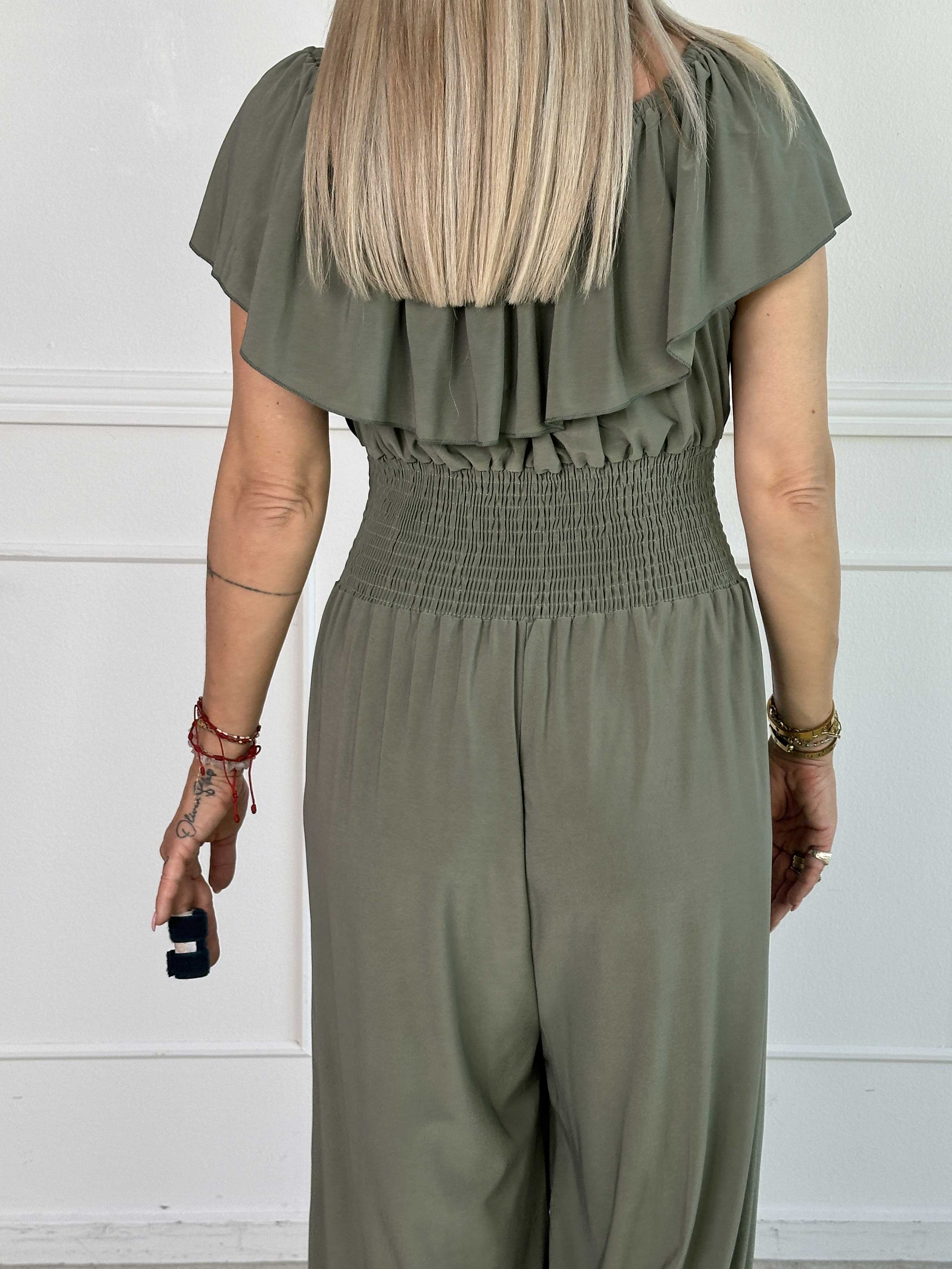 Amara Frill Jumpsuit – Elegant Enkelhed med Et Feminint Twist