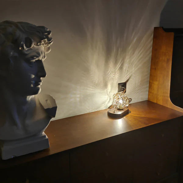 CrystalGlow - kunstnerisk bordlampe i glas