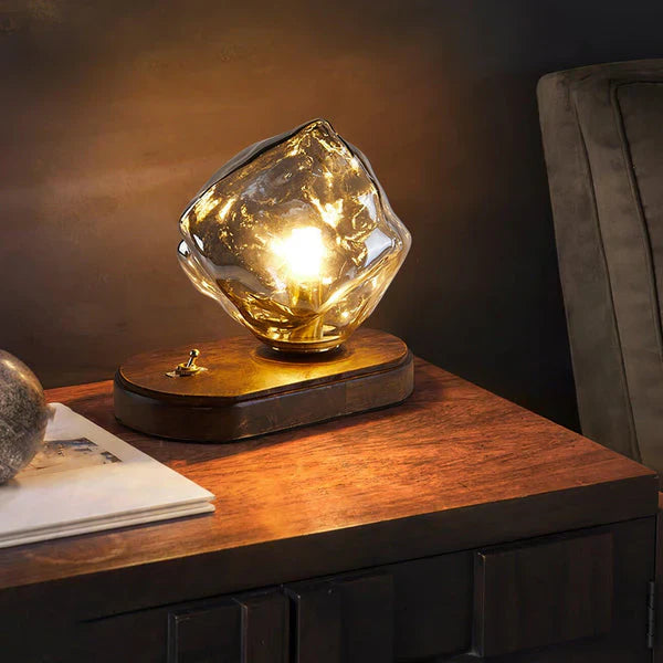 CrystalGlow - kunstnerisk bordlampe i glas