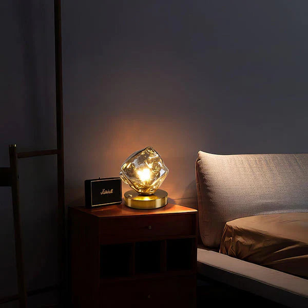 CrystalGlow - kunstnerisk bordlampe i glas
