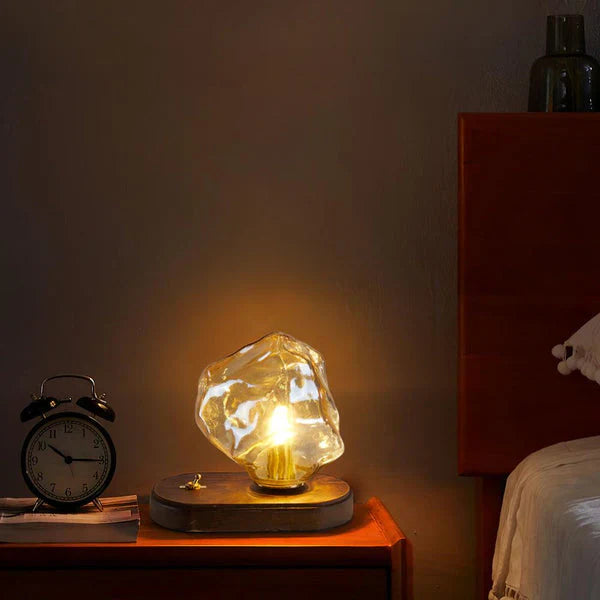 CrystalGlow - kunstnerisk bordlampe i glas