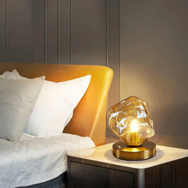CrystalGlow - kunstnerisk bordlampe i glas