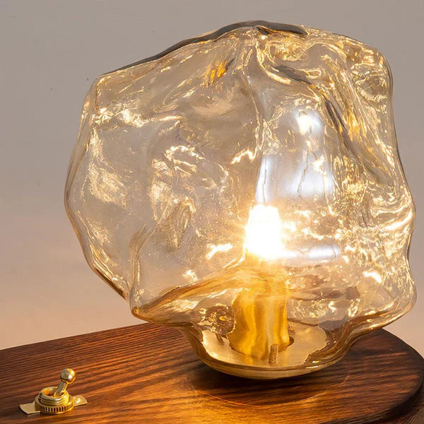 CrystalGlow - kunstnerisk bordlampe i glas