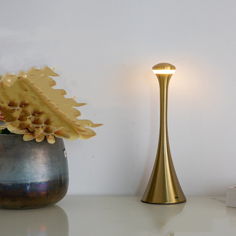EvoLuxe Trådløs Bordlampe – Stilfuld Belysning med Touch-Dæmpning