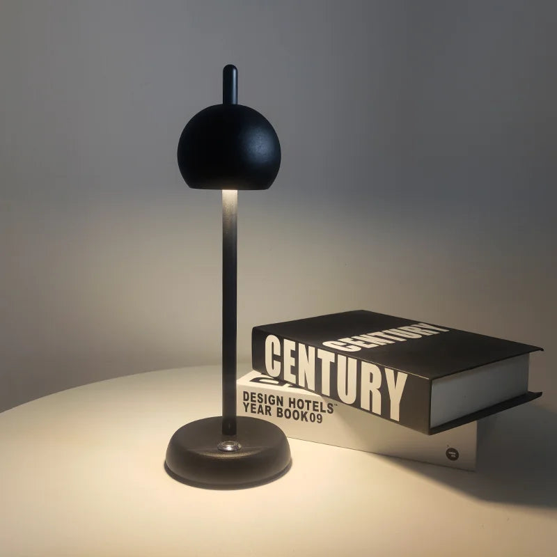 LumiGlow Fleksibel LED Bordlampe – Elegant og Genopladelig Belysning