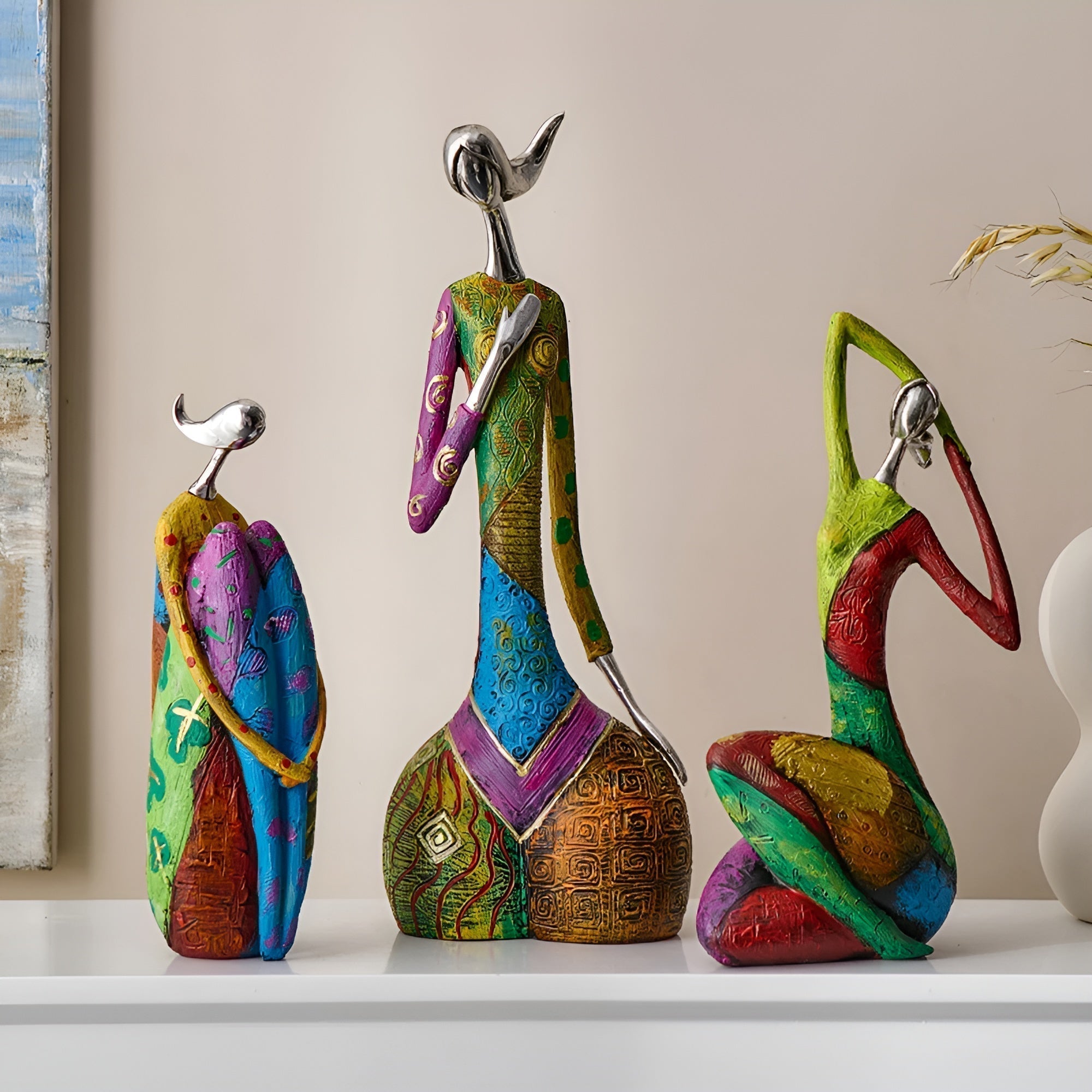 SculptaLume – Elegant Harpiksstatue til Stilfuld Boligindretning