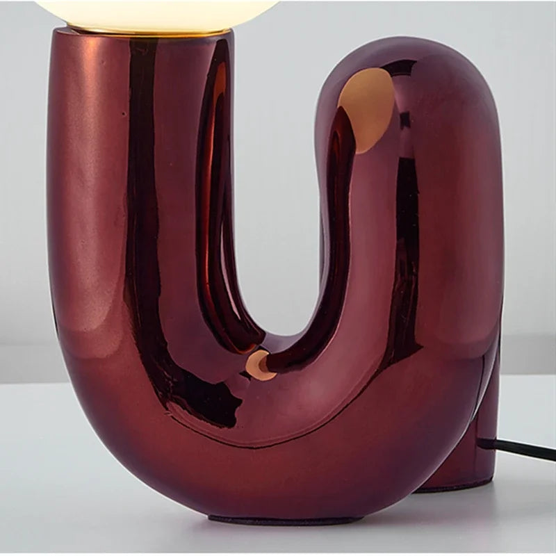 LumiArt – Elegant Bordlampe med Kunstnerisk Glasdesign