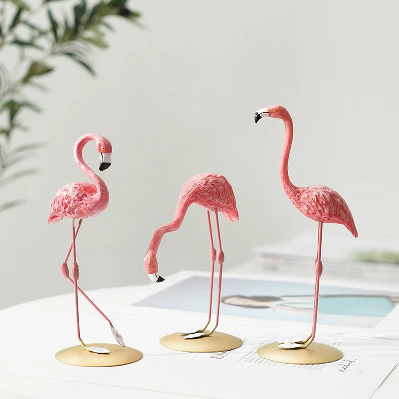 Flamora Dekorativ Flamingofigur – Elegance og Unik Karakter til Dit Hjem