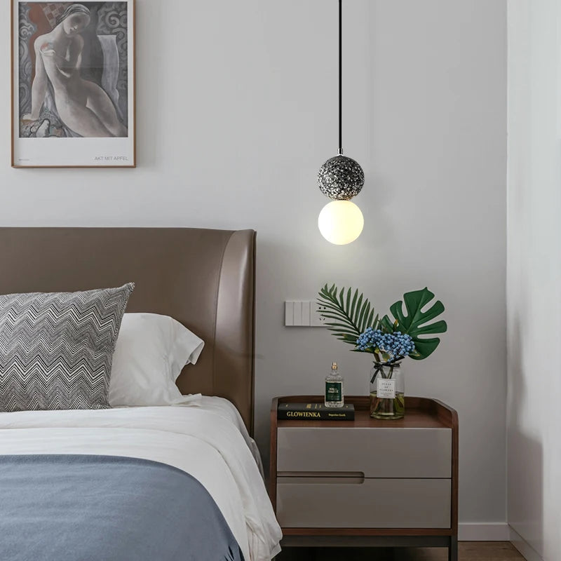 LumiOrb – Minimalistisk pendel med glasskærm