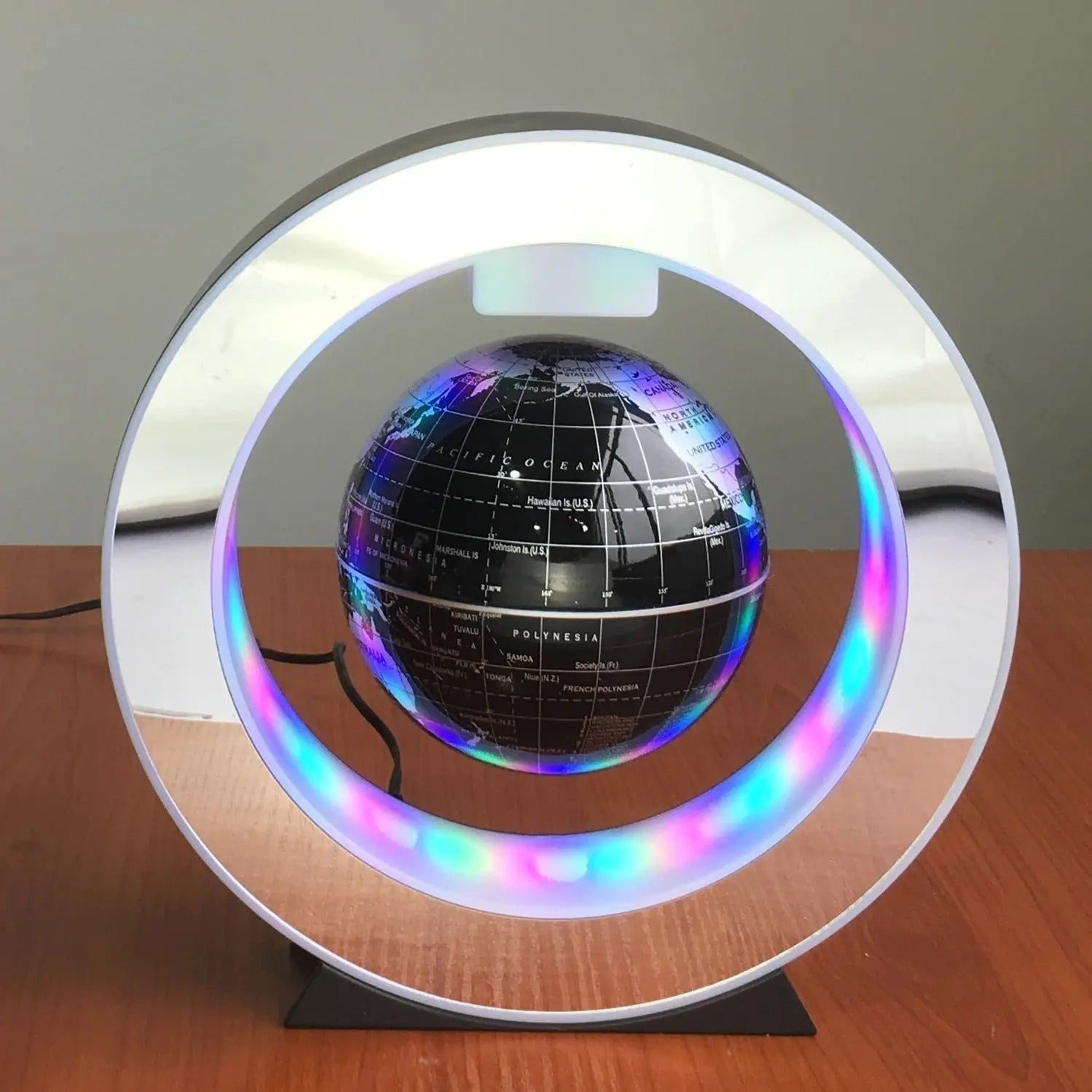 OrbitSphere - svævende globuslampe