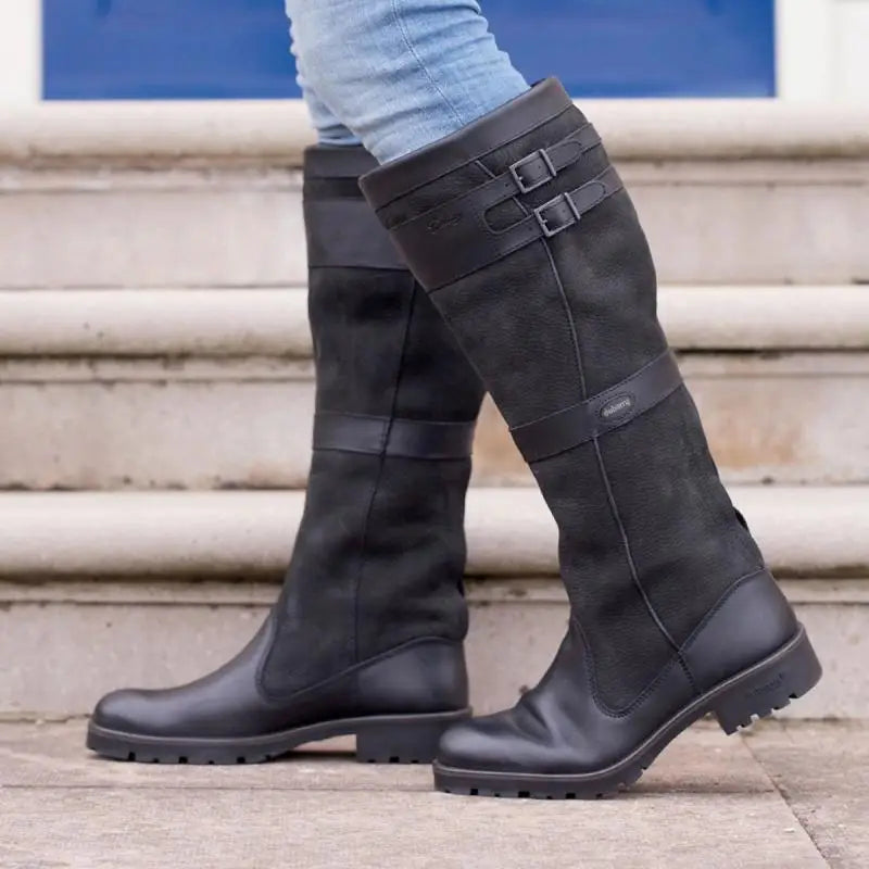 Alberte – Bequeme, rutschfeste Stiefel mit Riemen in Wadenhöhe