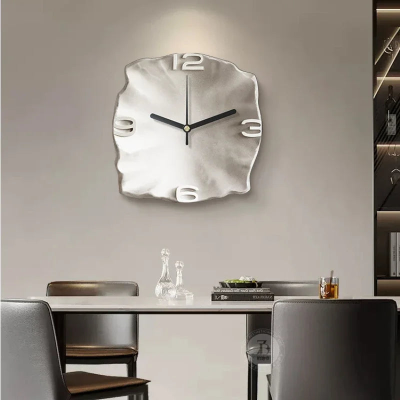LuxClock- Elegant vægur med relief