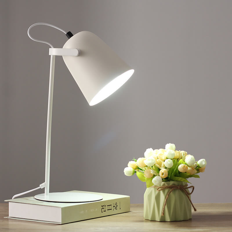 LumiTouch – Minimalistisk Bordlampe med Stativfod og Berøringsfølsom Betjening