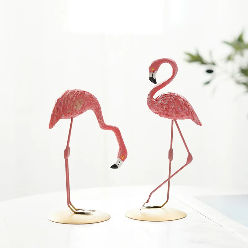 Flamora Dekorativ Flamingofigur – Elegance og Unik Karakter til Dit Hjem
