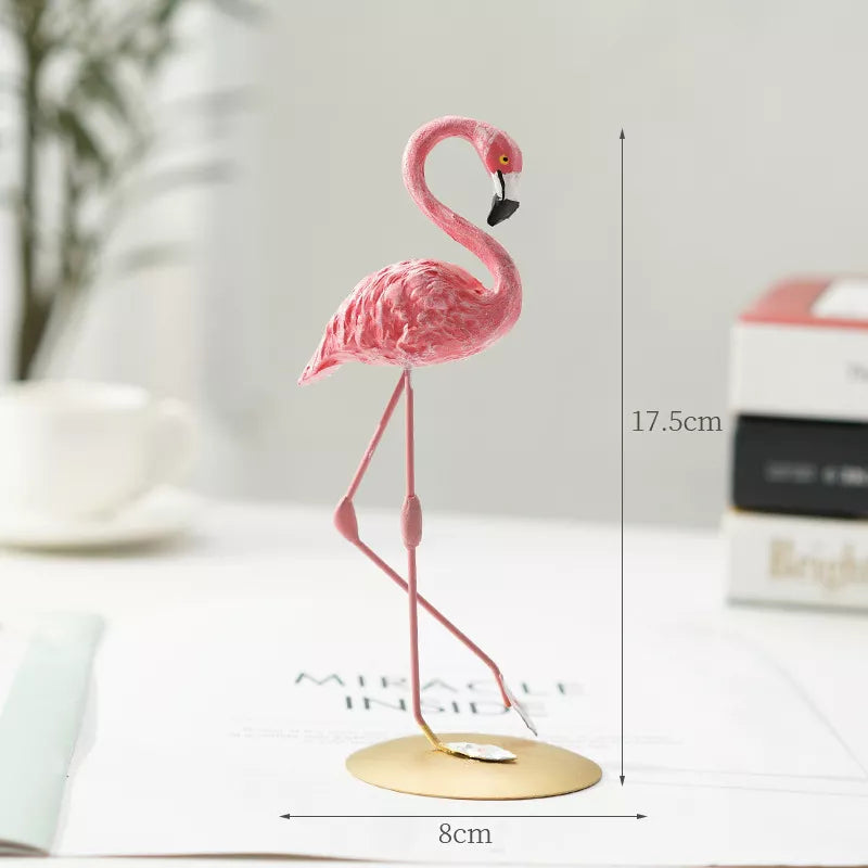 Flamora Dekorativ Flamingofigur – Elegance og Unik Karakter til Dit Hjem