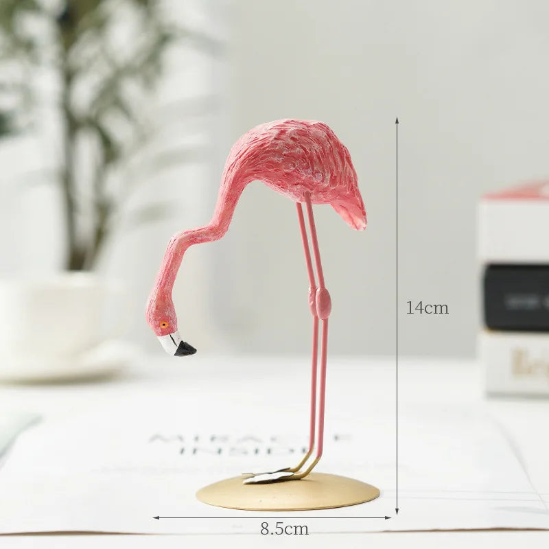 Flamora Dekorativ Flamingofigur – Elegance og Unik Karakter til Dit Hjem