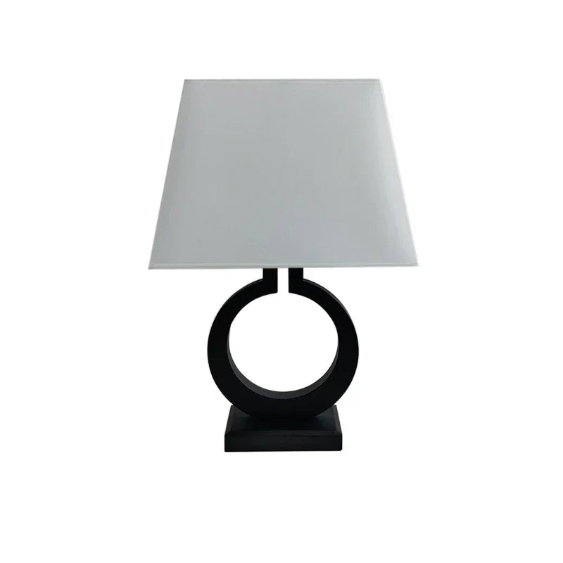 LumoEdge – Moderne bordlampe med elegant sort base