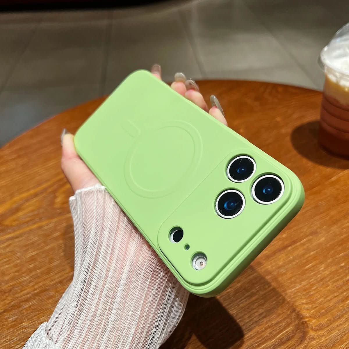 Veyno | Magnetisk iPhone-cover lavet af blød silikone