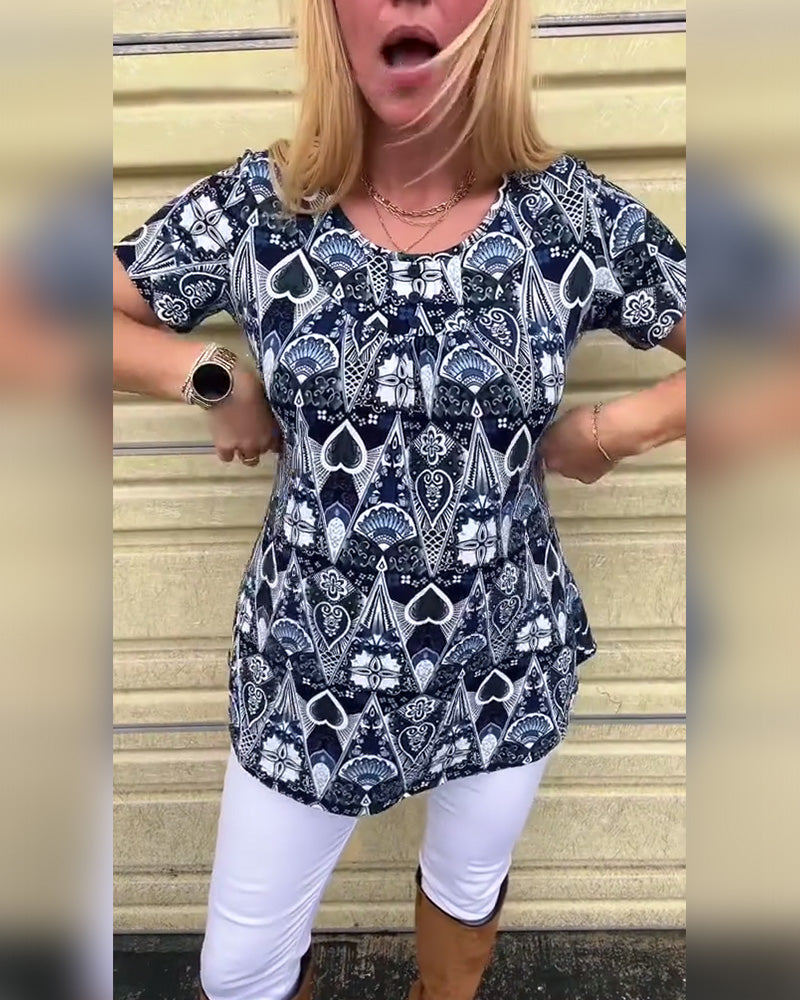 Nova – Retro Sommer T-Shirt med Tidløst Design