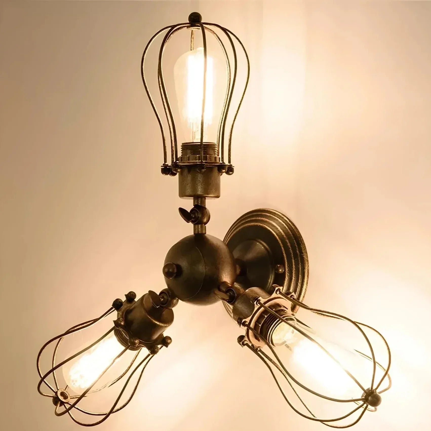 LysForma Justerbar Loftslampe – Fleksibel Belysning i Moderne Design