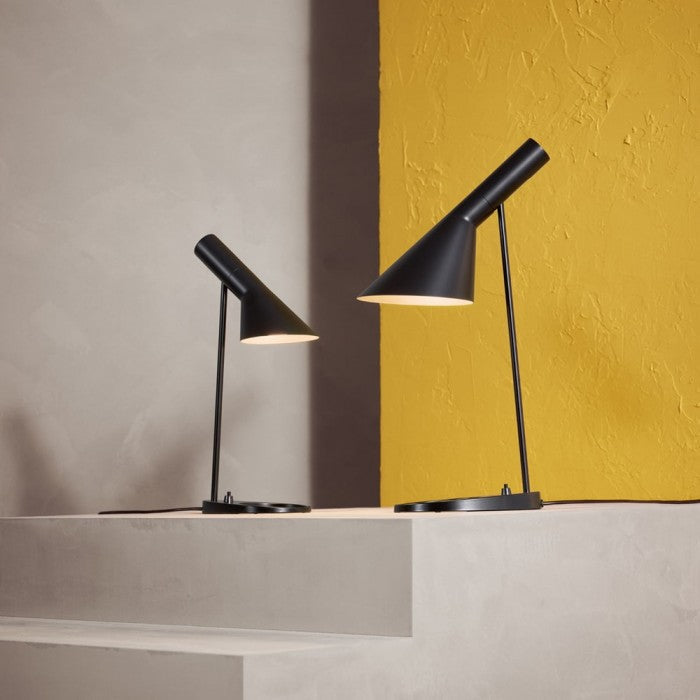EchoLume - slank og justerbar bordlampe