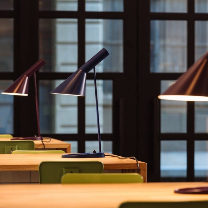 EchoLume - slank og justerbar bordlampe
