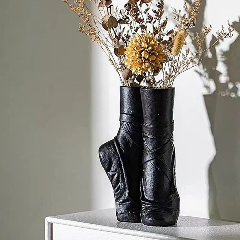 Elegant ballet-inspireret keramisk blomstervase