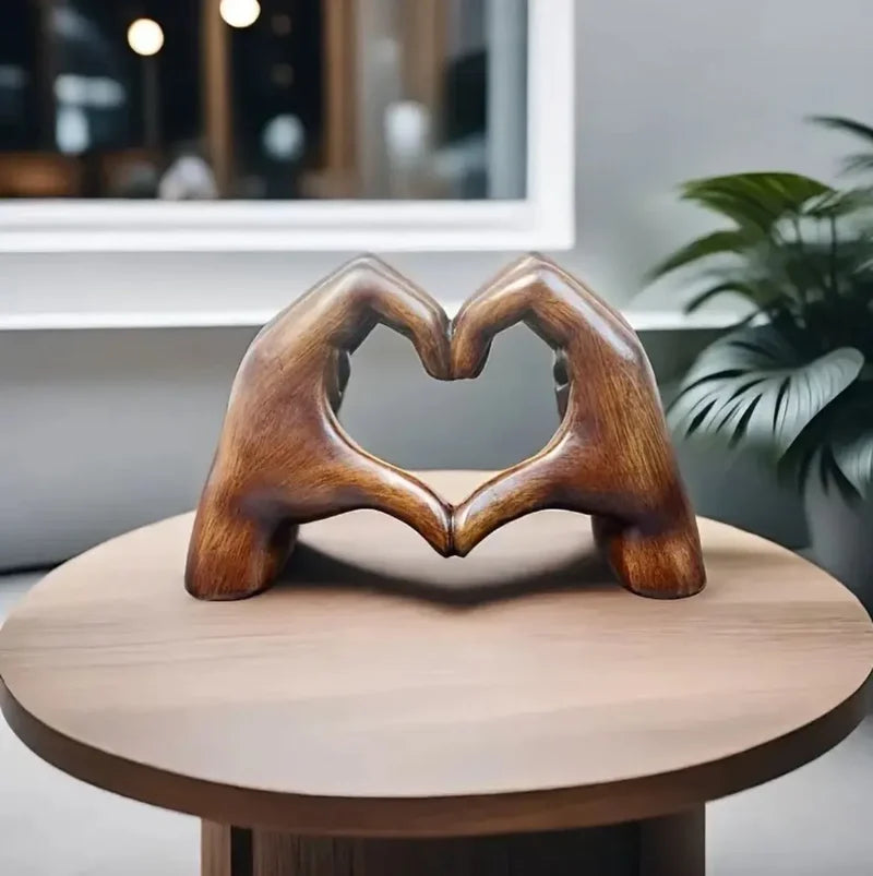 HeartGlow Dekorativ Hjertefigur – Elegant Design med Poleret Overflade