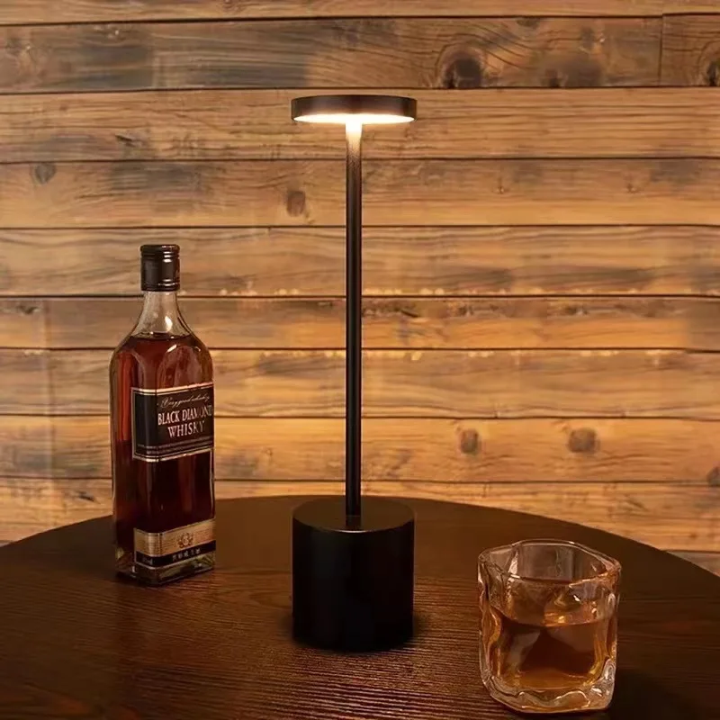 Enkel berøringsfølsom Led-skrivebordslampe Genopladelig skrivebordslampe