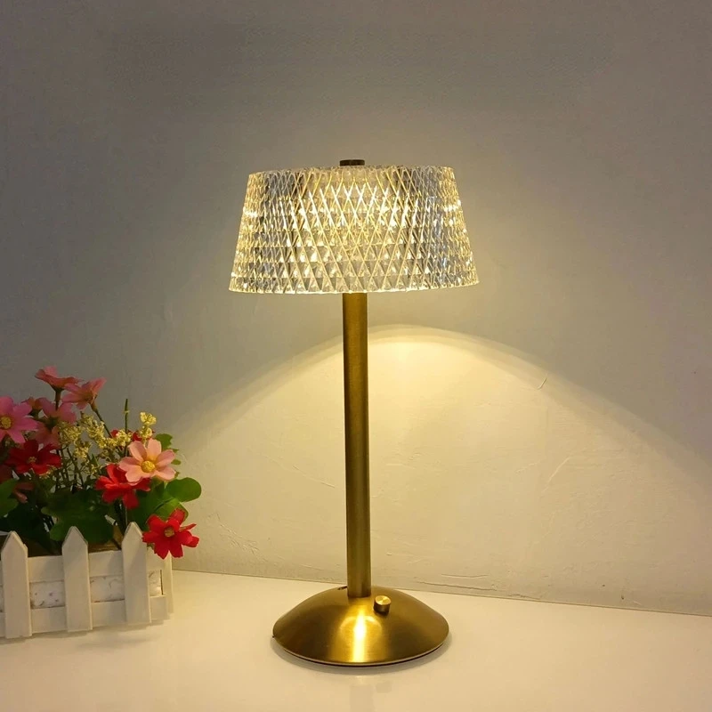 Ledningsfri LED-bordlampe