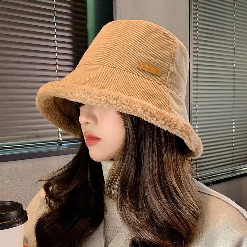 LuxeWinter Classic Beanie - hyggeligt for og elegant design til kulden