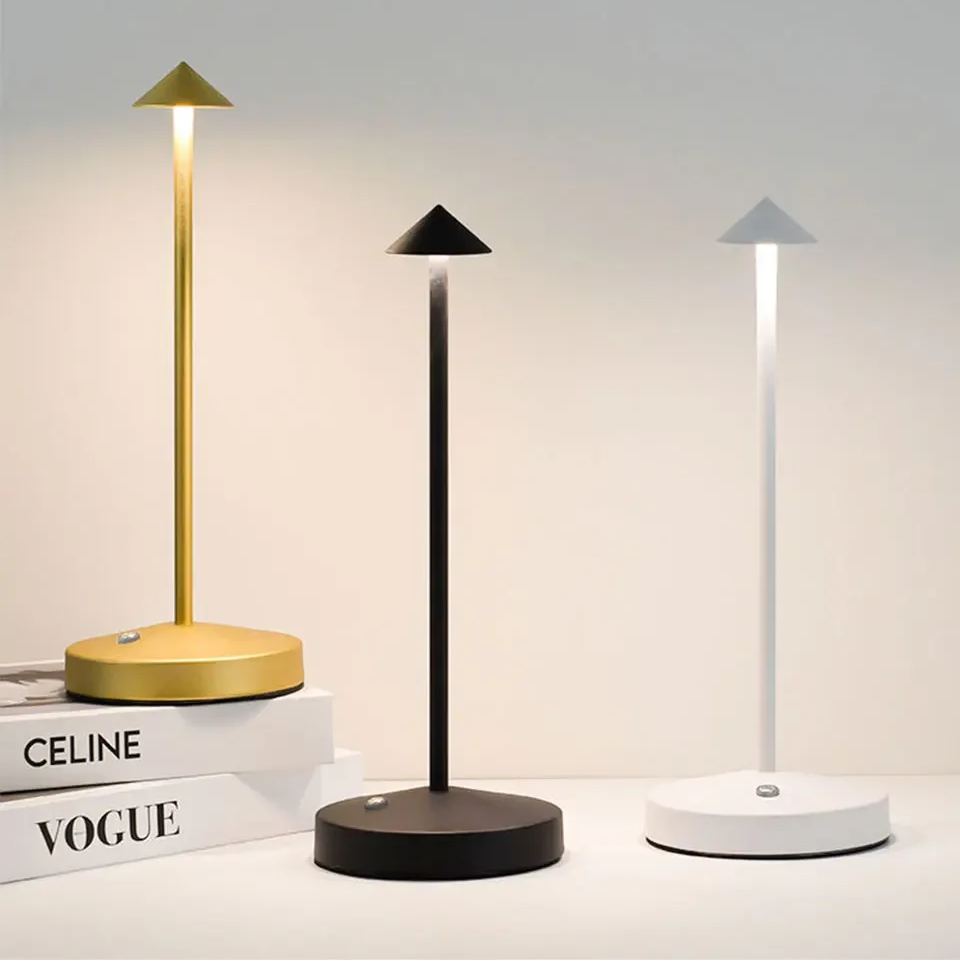 Genopladelig LED-bordlampe med berøringssensor