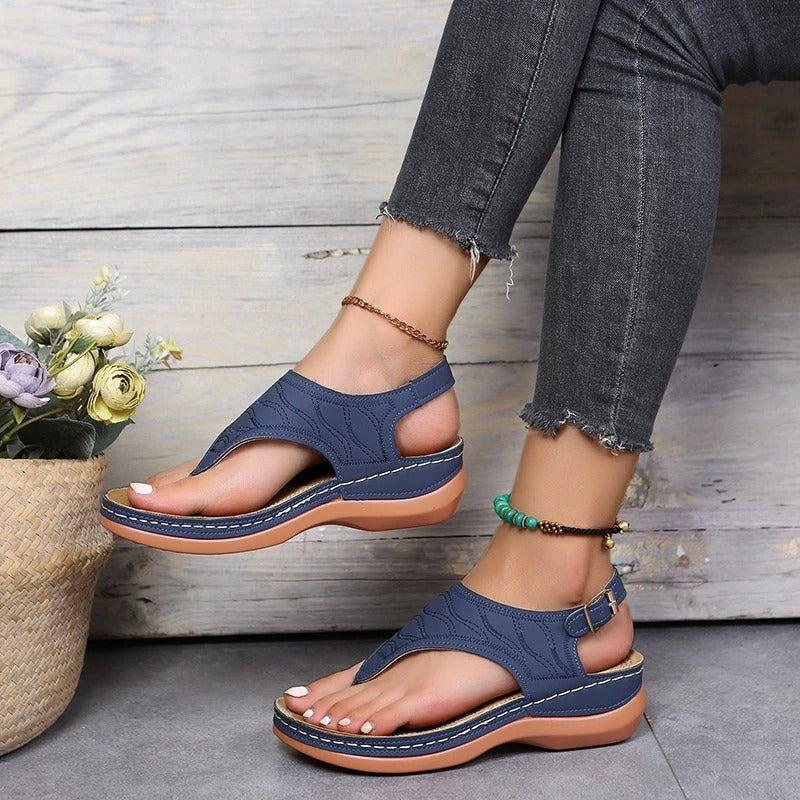 Sandra – Stilrene Tåsandaler med Spænde og Flatform Sål