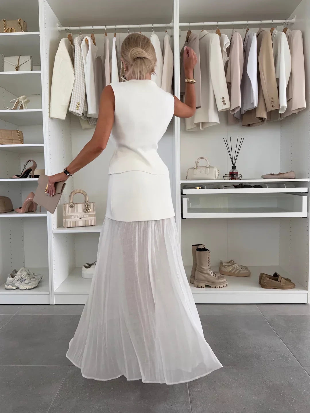 Clara – Elegant Sæt med Top og Nederdel