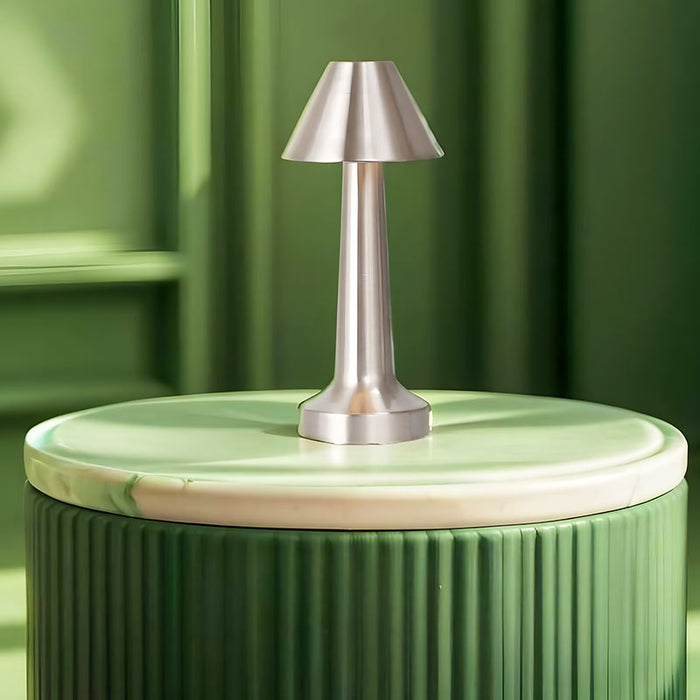LumiCone - Slank konisk moderne bordlampe