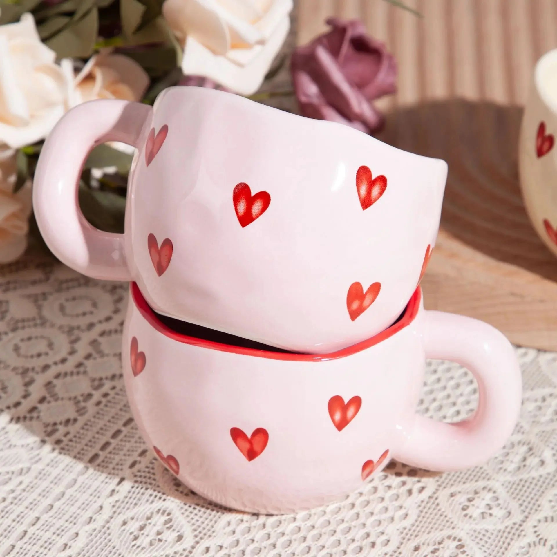 AmoraHeart – Sødt Kaffekrus med Pink Hjerte Design