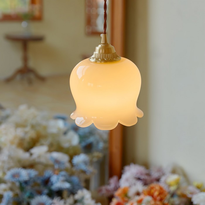 FloralGlow - Elegant blomstret pendel