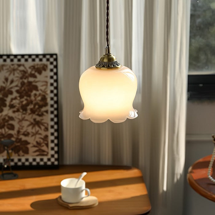 FloralGlow - Elegant blomstret pendel
