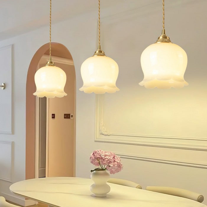 FloralGlow - Elegant blomstret pendel