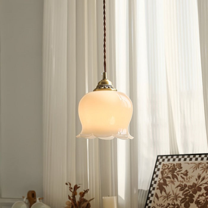 FloralGlow - Elegant blomstret pendel
