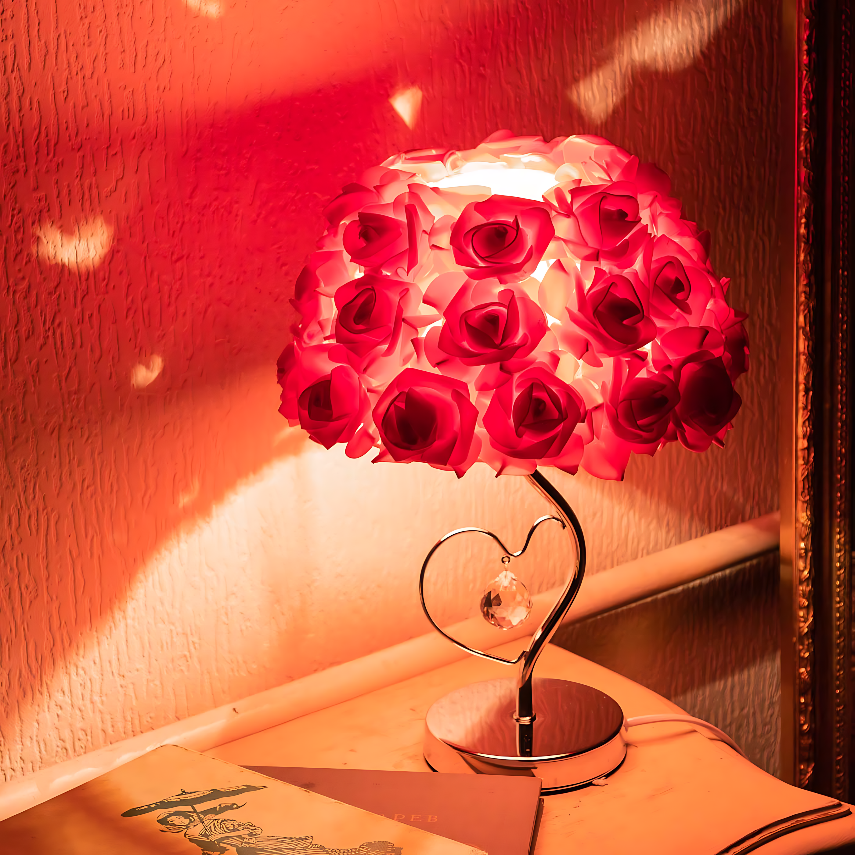 RoseLuxe - Elegant dekorativ lampe med sølvstativ