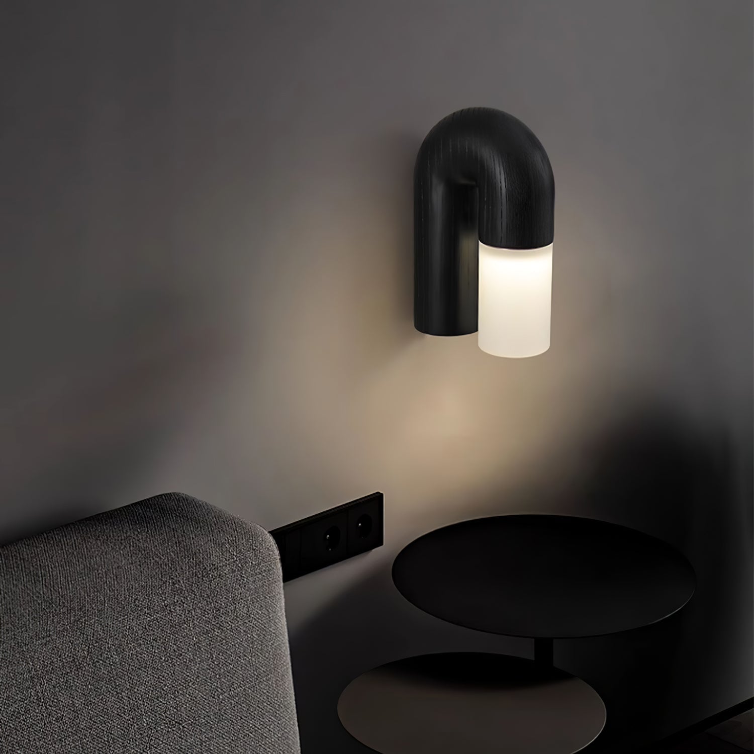 LumeGlow - Buet trævæglampe med frosted diffuser