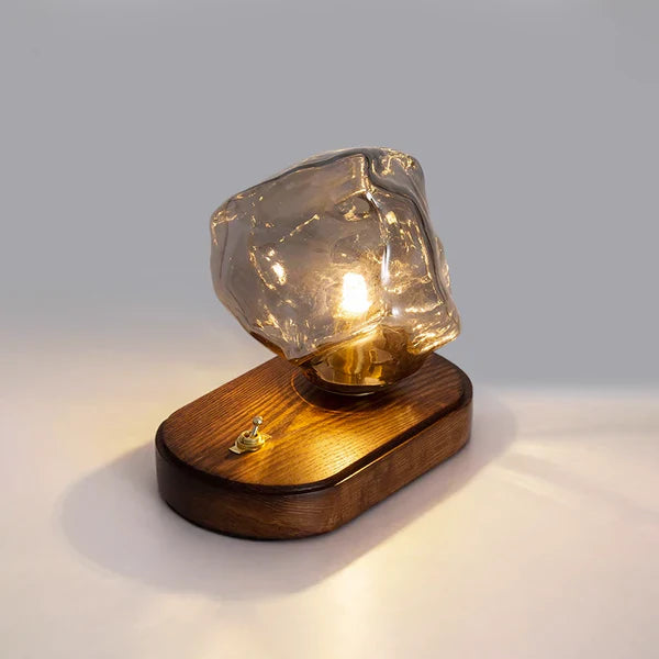 CrystalGlow - kunstnerisk bordlampe i glas
